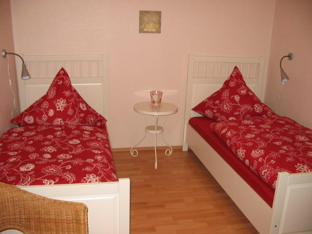 Essen Rita´s Messe-, Monteur- und Ferienwohnungen: Wohnung 1, Schlafzimmer